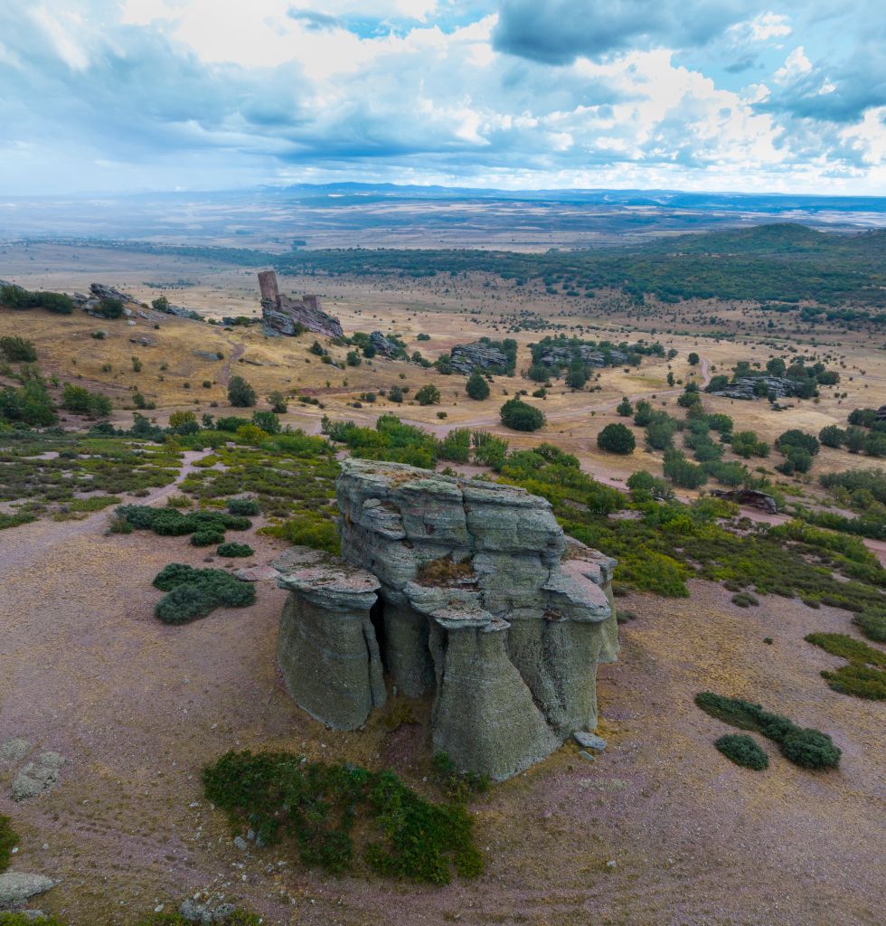 Escapada familiar: Del Castillo de Embid al Mirador de Berrueco con picnic en la sierra
